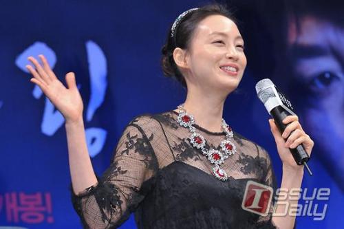 이나영, 영화배우,탤런트/이나영 “첫 형사물, 내면연기 힘들었다..말투도 ‘다나까’로 변해”