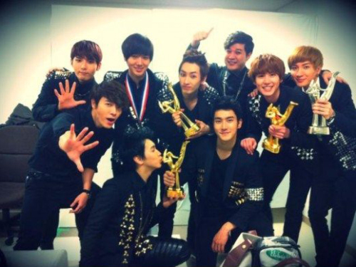 슈퍼주니어(Super Junior), 가수(이특, 희철, 예성, 신동, 성민, 은혁, 동해, 시원, 려욱, 규현)/슈퍼주니어, 골든디스크 대상에 “드디어 해냈다”