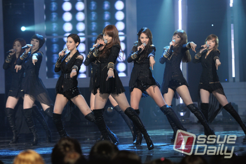 나인뮤지스(Nine Muses), 가수(세라, 민하, 은지, 이샘, 이유애린, 혜미, 현아, 경리)/<포토뉴스> 나인뮤지스 ‘News’