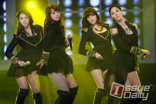 나인뮤지스(Nine Muses), 가수(세라, 민하, 은지, 이샘, 이유애린, 혜미, 현아, 경리)/<포토뉴스> ‘블랙’ 나인뮤지스, 절제된 카리스마!