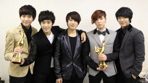 FT 아일랜드(FTISLAND), 가수(최종훈, 이홍기, 이재진, 최민환, 송승현)/ FT아일랜드, 골든디스크 2관왕 영예 ‘한류밴드 입증’