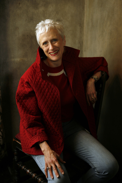 Author Sara Paretsky poses for portrait at the Quadrangle Club, May
20, 2007, in Chicago, Illinois. Paretsky says that her new novel
“Hardball” “is the most personal V.I. novel she has written in a long time. (Michael Tercha/Chicago Tribune/MCT)