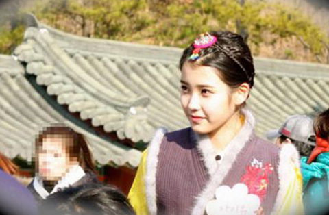 아이유(김지은), 가수/아이유, 한복 룩 화제 무결점 꿀피부녀