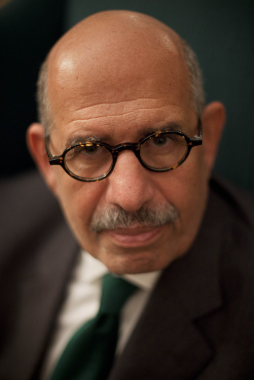 <YONHAP PHOTO-0785> FILE - In this Sunday, Dec. 4, 2011 file photo, pro-reform leader and Nobel peace laureate Mohamed ElBaradei poses for a portrait during an interview with The Associated Press in his home in Giza, on the outskirts of Cairo, Egypt. Egypt reform leader Mohamed ElBaradei said Saturday, Jan. 14, 2012 that he won't run for president to protest military rule. (AP Photo/Bernat Armangue, File)/2012-01-14 20:42:49/ <저작권자 ⓒ 1980-2012 ㈜연합뉴스. 무단 전재 재배포 금지.>
Mohamed ElBaradei. AP-Yonhap News
