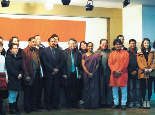 People enjoy Hindi Day at the Indian Culture Center in Seoul.
(Indian Embassy)