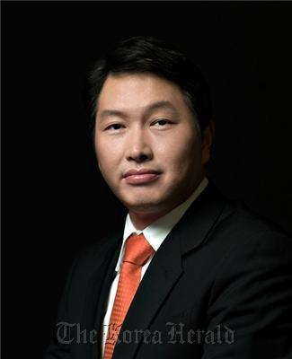최태원, SK그룹 대표이사 회장, 대한핸드볼협회 회장/Chey vows investment in semiconductors