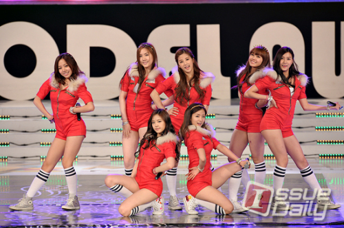 에이핑크 (A pink), 가수(손나은, 박초롱, 오하영, 정은지, 홍유경, 김남주, 윤보미)/ <포토뉴스> 에이핑크, 무대를 가득 채운 핑크빛 물결~