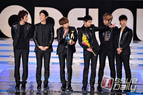 비스트(BEAST), 가수(윤두준, 양요섭, 장현승, 이기광, 용준형, 손동운)/<포토뉴스> 비스트, ‘BBF 인기가수상’ 수상!