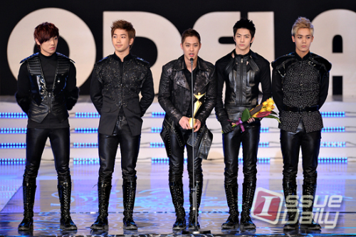 엠블랙(MBLAQ), 가수(승호, 지오, 이준, 천둥, 미르)/<포토뉴스> 엠블랙, ‘BBF 인기가수상’ 수상!
