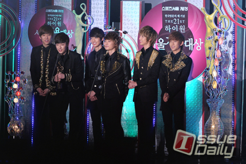 보이프렌드(BOYFRIEND), 가수(영민, 광민, 민우, 현성, 정민, 동현)/<포토뉴스> 보이프렌드, “신인상 주셔서 감사합니다”