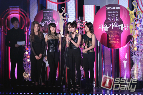 포미닛(4minute), 가수(남지현, 허가윤, 전지윤, 김현아, 권소현)/<포토뉴스> ‘서울가요대상’ 본상 수상한 포미닛!