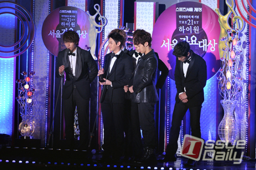비스트(BEAST), 가수(윤두준, 양요섭, 장현승, 이기광, 용준형, 손동운)/<포토뉴스> 비스트, ‘서울가요대상’ 본상 수상!