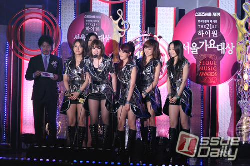 미쓰에이(miss A), 가수(지아, 민, 수지, 페이)/<포토뉴스> ‘서울가요대상’ 본상 수상한 카라
