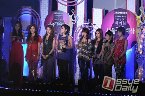 티아라(T-ara), 가수(보람, 지연, 효민, 은정, 큐리, 소연, 화영)/ <포토뉴스> ‘서울가요대상’ 본상 수상한 티아라