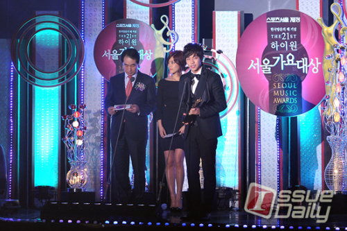 이승기, 가수, 탤런트/<포토뉴스> ‘서울가요대상’ 하이원인기상 수상한 이승기