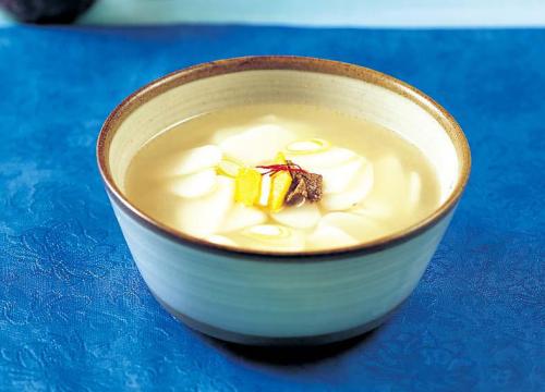 Tteokguk (Institute of Traditional Korean Food)