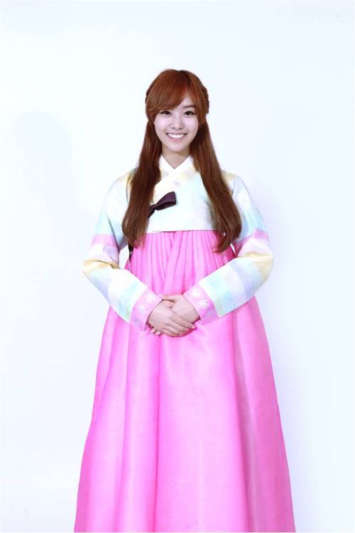 송지은, 가수(시크릿)/시크릿 송지은, 한복 차려 입고 새해 인사