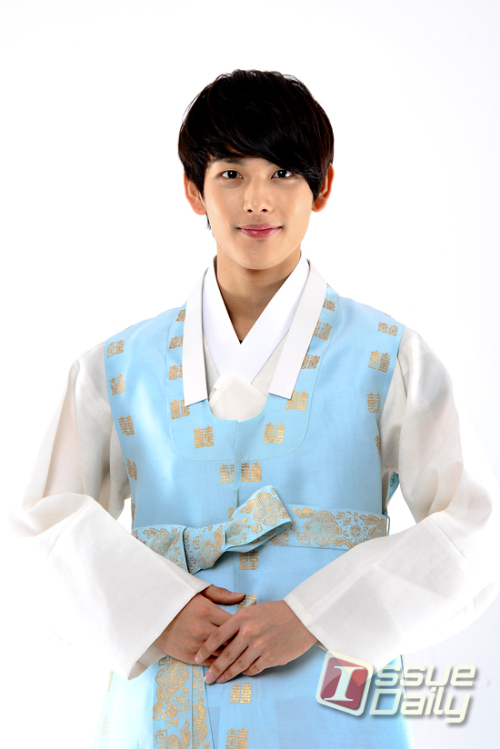 시완(임시완), 가수(ZE:A)/ <포토뉴스> ‘허염’ 임시완, “극 중 모습과는 좀 다르죠?”