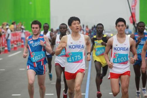 영화/페이스 메이커(김명민, 안성기, 고아라)/늦은 스타트 ‘페이스 메이커’, 그래도 의미있는 이유는?