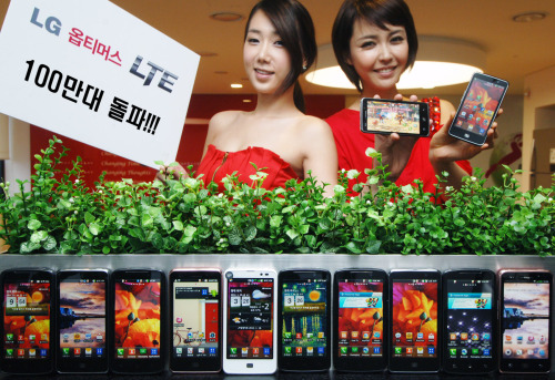 LG전자가 출시한 스마트폰 ‘옵티머스 LTE’가 출시 100일 만에 글로벌 판매량 100만 대를 돌파했다. LG전자는 지난해 10월 국내시장을 시작으로 미국, 캐나다, 일본 순으로 제품을 출시했다.  [사진제공= LG전자]
