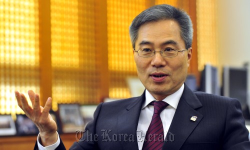 하영구 씨티은행장<br />김명섭 기자 msiron@
Citibank Korea CEO Ha Yung-ku.          Kim Myung-sub/The Korea Herald