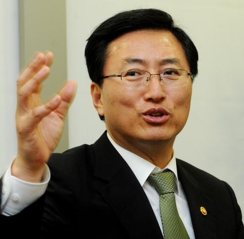 30일 우편집중국 최중경 인터뷰. 박현구 기자phko@heraldm.com 2011.08.30\r\n30일 우편집중국 최중경 인터뷰. 박현구 기자phko@heraldm.com 2011.08.30\r\n30일 우편집중국 최중경 인터뷰. 박현구 기자phko@heraldm.com 2011.08.30