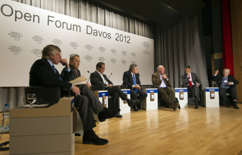 <YONHAP PHOTO-1768> From left: Lee Bollinger, president of the Columbia University USA, Ehud Barak, deputy prime minister and minister of defense of Israel, Martin Burt, founder and CEO of the Fundacion Paraguaya, former Brithish Prime Minister Gordon Brown, Jean-Claude Biver, chairman of the Board Hublot Switzerland, Brice Koch, member of the Group Executive Committee of ABB Switzerland and Jean-Claude Trichet, former president of the European Central Bank attend a panel session at the Open Forum Davos 2012 during the World Economic Forum, WEF, in Davos, Switzerland, Thursday, Jan. 26, 2012. (AP Photo/Keystone, Patrick B. Kraemer)/2012-01-26 22:23:12/ <저작권자 ⓒ 1980-2012 ㈜연합뉴스. 무단 전재 재배포 금지.>
Participants speak during a panel session of the Open Forum Davos 2012 at the World Economic Forum in Davos, Switzerland, Thursday.
AP-Yonhap News