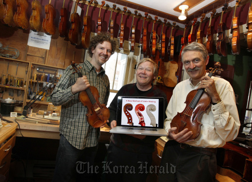 Violins were duplicated from the priceless Betts Stradivarius violin by using CT scans and a CNC machine. The team that did the work are from the left, Steven Rossow, Steve Sirr and John Waddle in Waddle’s violin shop in St. Paul, Minnesota, Jan. 13. Minneapolis Star Tribune/MCT
Violins were duplicated from the priceless Betts Stradivarius violin by using CT scans and a CNC machine. The team that did the work are from the left, Steven Rossow, Steve Sirr and John Waddle in Waddle’s violin shop in St. Paul, Minnesota, Jan. 13. Minneapolis Star Tribune/MCT