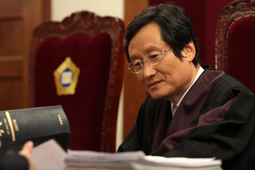 영화/부러진 화살(안성기, 박원상, 나영희)/‘부러진 화살’에 이어 ‘범죄와의 전쟁’까지…사법권력, 한국영화의 영원한 ‘안타고니스트’인가