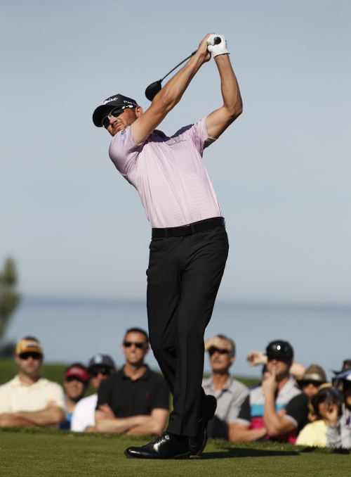 <YONHAP PHOTO-1268> Kyle Stanley drives on the second hole of the South Course at Torrey Pines during the final round of the Farmers Insurance Open golf tournament on Sunday, Jan. 29, 2012, in San Diego. Stanley birdied the hole. (AP Photo/Chris Carlson)/2012-01-30 15:47:01/ <저작권자 ⓒ 1980-2012 ㈜연합뉴스. 무단 전재 재배포 금지.>
Kyle Stanley       AP-Yonhap News