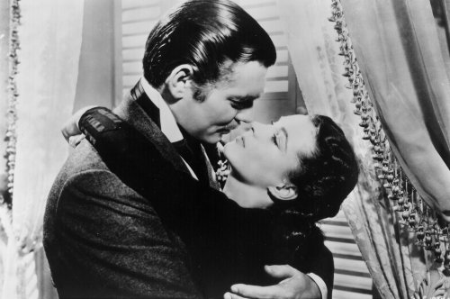 Clark Gable and Scarlett O'Hara during a scene of “Gone With the Wind.” MCT
클라크 게이블 (William Clark Gable) 미국/영화배우, 비비안 리 (Vivian Mary Hartley) 인도/영화배우