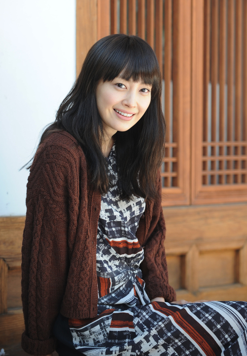 영화배우 이나영 인터뷰.<br />이상섭 기자. babtong@heraldm.com 2012.02.01\r\n영화배우 이나영 인터뷰.\r\n이상섭 기자. babtong@heraldm.com 2012.02.01