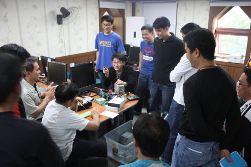 An instructor explains computer repair at a previous class for migrant workers in Seoul.
Seoul Global Center