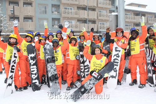 Participants of the 2011 Dream Program from last Feb. 12-21 at Alpensia Resort, PyeongChang, Gangwon Province.    Gangwon Province Government