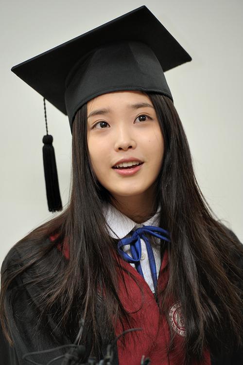 아이유(김지은), 가수/★‘졸업’ 아이유 “이제야 어른이 된 것 같다”