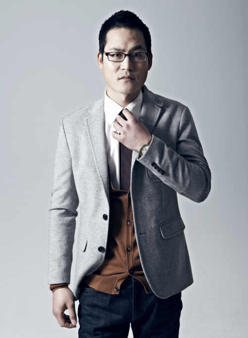 김성균, 연극배우, 영화배우/  <포토뉴스> ‘범죄와의 전쟁’ 김성균, ‘살아있네 살아있어!’
