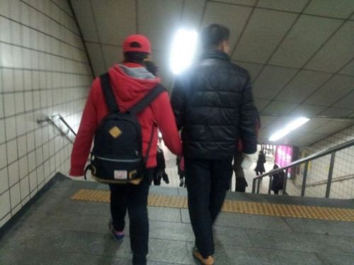 아버지 A씨는 성폭행 피해를 당하고 우울증 등으로 고통받고 있는 딸 B양을 지난 9일 지방 친척집으로 보냈다. 가해자 측의 계속되는 방문으로 딸이 극도의 두려움을 보이고 있어서다. B양은 지난 12월 친구집에 놀러갔다가 처음 보는 19살 남자 청소년들에게 성폭행 피해를 입었다.