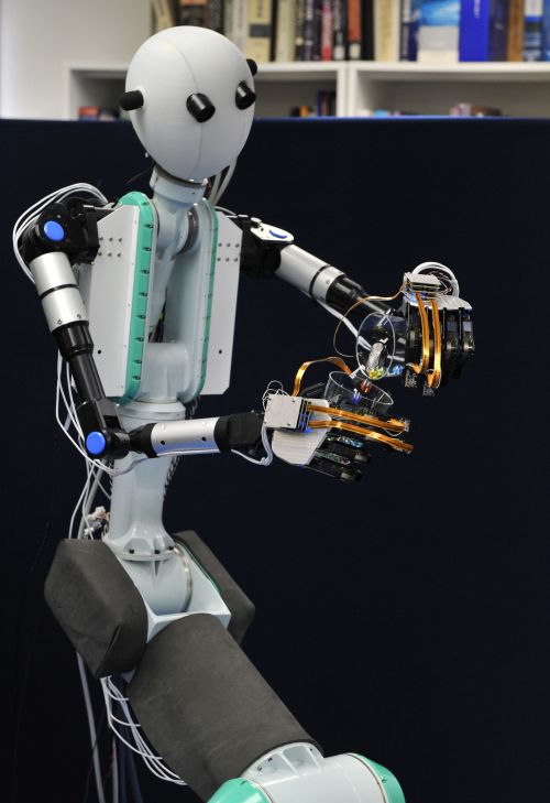 Telesar V robot (AFP-Yonhap News)