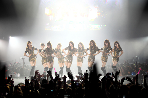 소녀시대, 가수(윤아, 수영, 효연, 유리, 태연, 제시카, 티파니, 써니, 서현)/英 FT, “소녀시대는 亞넘어 서구로 비상하는 한류의 새로운 신호탄”