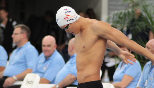 South Korean swimmer Park Tae-hwan gets ready for his men's 1,500-meter race at the New South Wales State Open Championships in Sydney on Sunday. (Yonhap News)