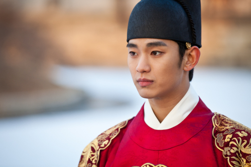 김수현, 탤런트/ 누가 김수현을 미소년이라 하는가
