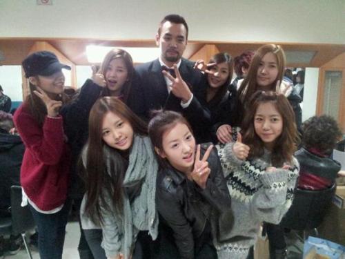 마리오(정한림), 가수/  에이핑크(A pink), 가수(박초롱, 윤보미, 정은지, 손나은, 홍유경, 김남주, 오하영)/에이핑크, 마리오 컴백무대 응원군 자처 ‘훈훈’