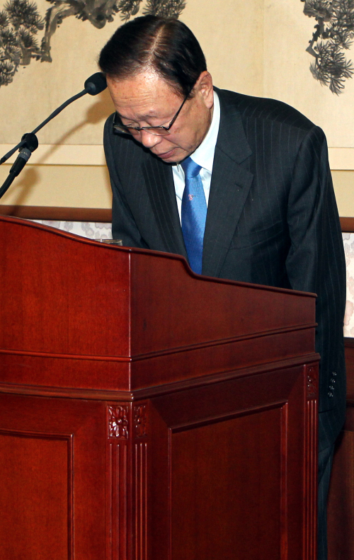 박희태 사퇴기자회견_국회./ 코리아헤럴드 2012.02.13