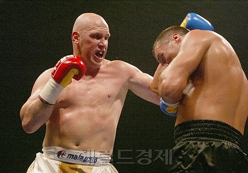 마이크 베르나르도 (Mike Bernardo), 이종격투기선수(1969년 7월 28일 (남아프리카공화국) - 2012년 2월 14일)/K-1 황금기 빛낸 베르나르도 사망 ‘충격’ 자살가능성도 높아