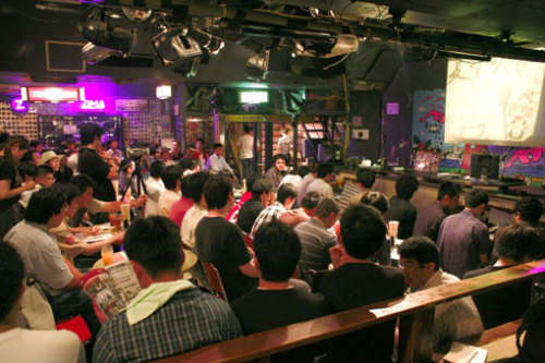 新宿聖地 / 도쿄에 불법 짝퉁 K-POP공연 성행...한류붐에 찬물