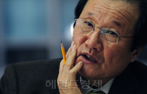 윤증현, 전 정무직공무원/ 쿨함과 따뜻함 사이…‘자연인’ 윤증현..한 시대 풍미한 경제관료，그의 매력은