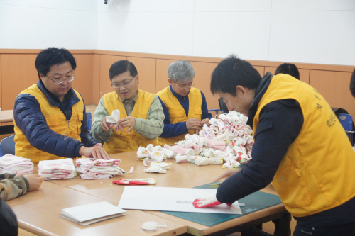 벽산엔지니어링 / 벽산엔지니어링, 소외계층 아파트 대청소 실시
