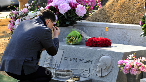 박태준, 포스코 청암재단 이사장(1927년 9월 29일 - 2011년 12월 13일)/식지않는 ‘박태준’ 추모열기 왜?
