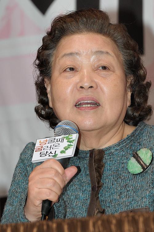 강부자, 탤런트, 영화배우/ ‘덩굴당’ 강부자 “똑같은 할머니 역할 다르게 그려내려 노력중”