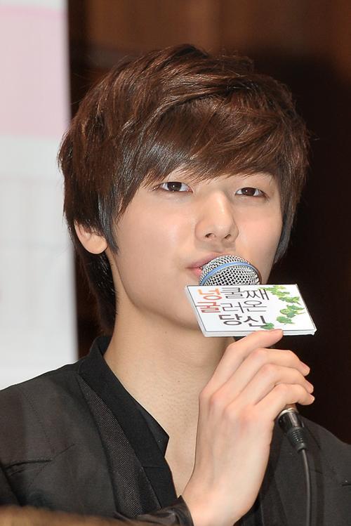 강민혁, 가수(씨엔블루), 탤런트/  ’넝굴당’ 씨엔블루 강민혁, 韓-日 오가는 스케줄 "의리지켰다"